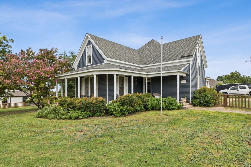 More Photos Of 607 E 1st St, Prosper Office Residential For Sale