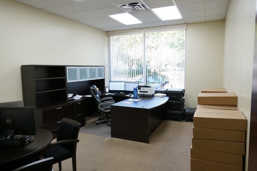 More Photos Of 2150 NW 33rd St, Pompano Beach Warehouse For Sale