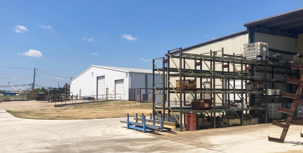 More Photos Of 11220 S FM 730, Azle Industrial For Lease