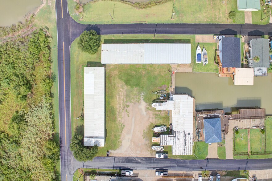 More Photos Of 205 Marine Way, Freeport Self Storage For Sale