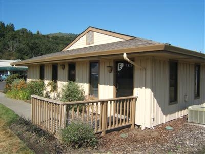 Primary Photo Of 1875 N Highway 99, Ashland Medical For Sale