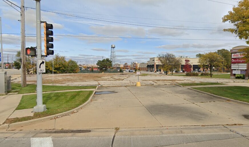 Primary Photo Of 2 E Higgins Rd, Hoffman Estates Land For Sale