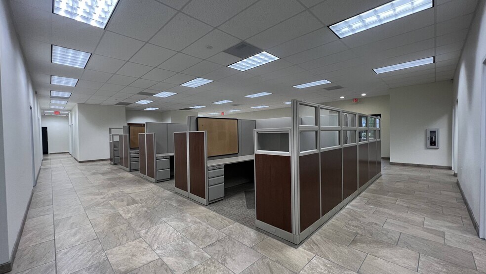 More Photos Of 8258 118th Ave N, Largo Medical For Sale