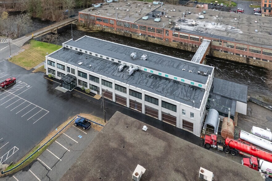 More Photos Of 80 Optical Dr, Southbridge Flex For Lease