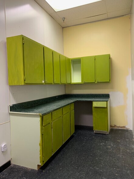 More Photos Of 138-140 Johnny Mercer Blvd, Savannah Unknown For Lease