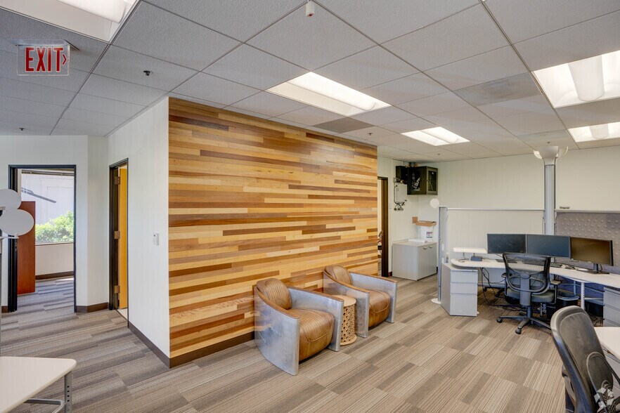 More Photos Of 350 W Colorado Blvd, Pasadena Office For Lease