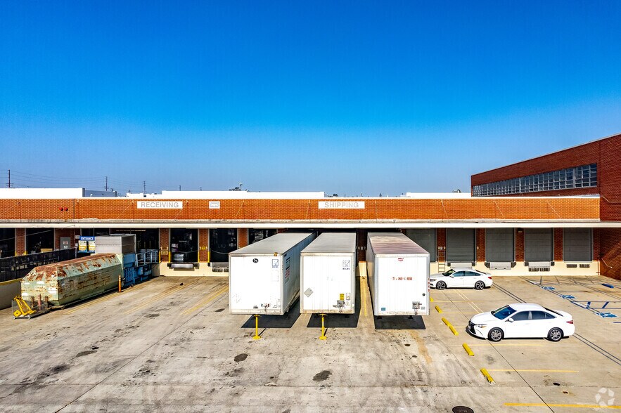 More Photos Of 2925-2931 California St, Torrance Manufacturing For Lease