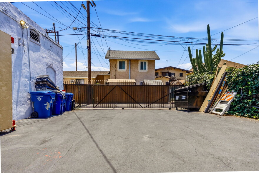 More Photos Of 586 W Avenue 28, Los Angeles Warehouse For Lease