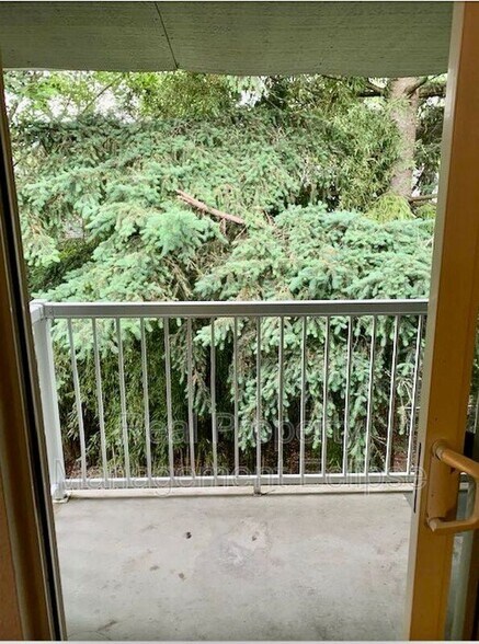 More Photos Of 19837 25th Ave NE, Shoreline Apartments For Sale