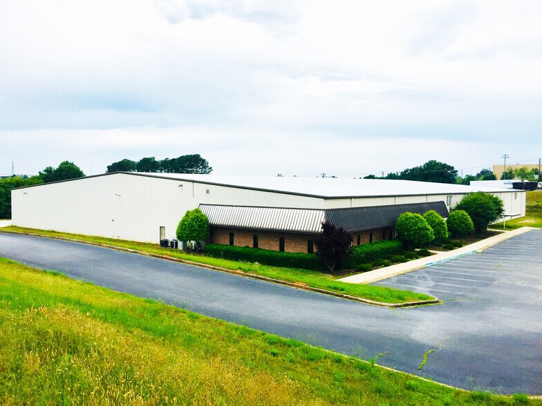 Primary Photo Of 2 Shelter Dr, Greer Warehouse For Lease