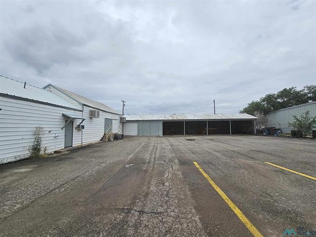More Photos Of 705 N 1st St, Artesia Light Distribution For Sale