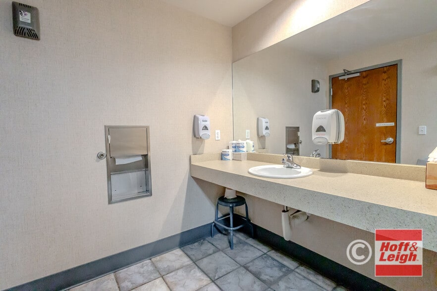 More Photos Of 3710 Sinton Rd, Colorado Springs Office For Lease