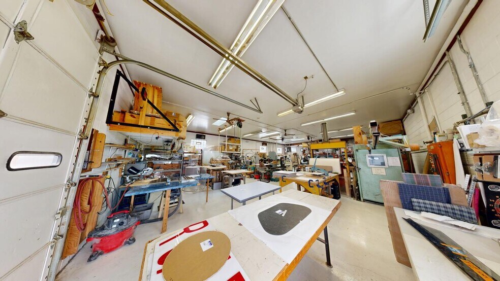 More Photos Of 21706 E US Highway 30, Lynwood Warehouse For Sale