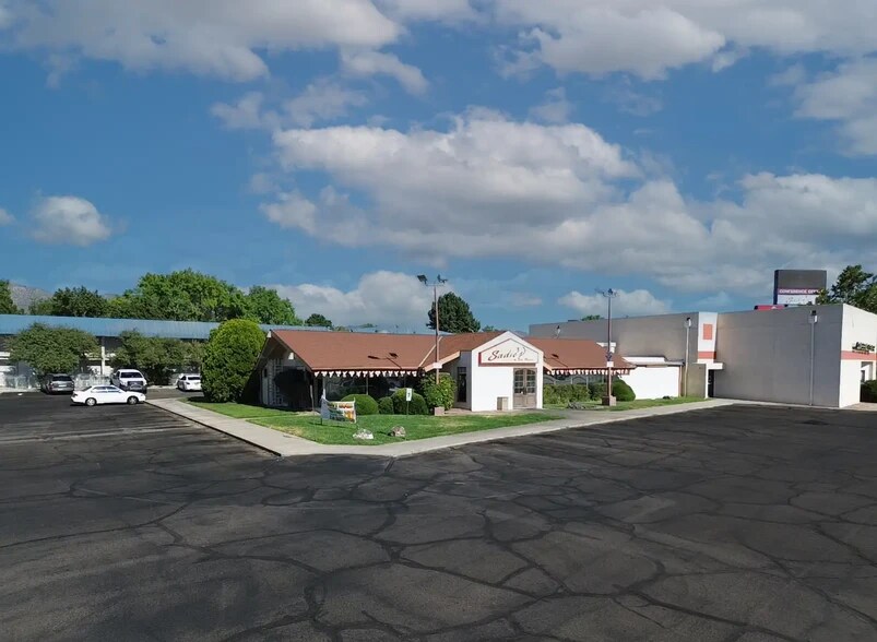 Primary Photo Of 15 Hotel Cir, Albuquerque Restaurant For Lease