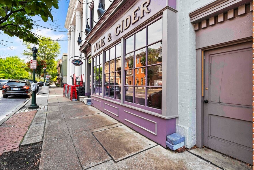More Photos Of 26 W High St, Carlisle Office For Sale