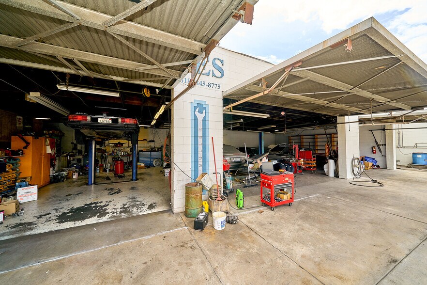More Photos Of 1617 N San Fernando Blvd, Burbank Auto Repair For Lease