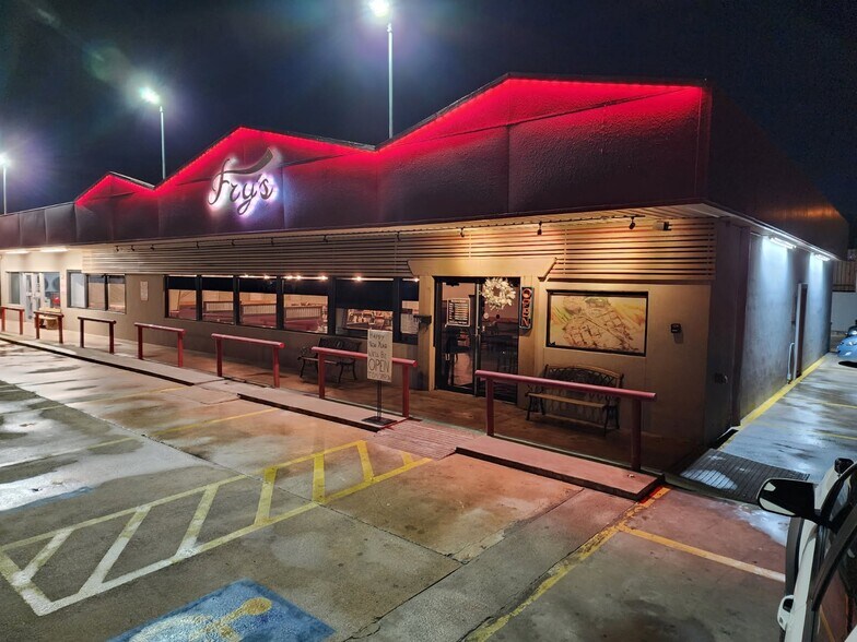 Primary Photo Of 802 S Main St, Belton General Retail For Sale