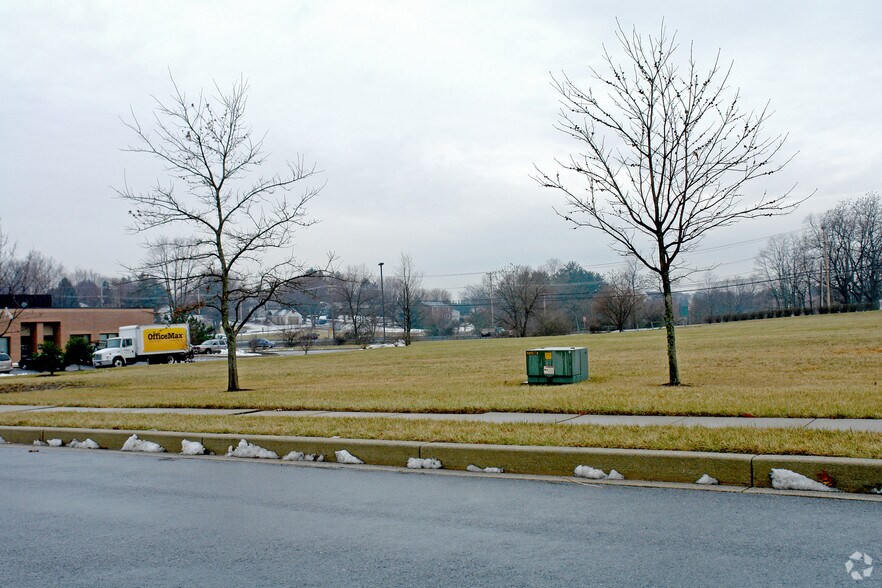 Primary Photo Of Corporate Center Ct @ Littlestown Pike, Westminster Flex For Lease