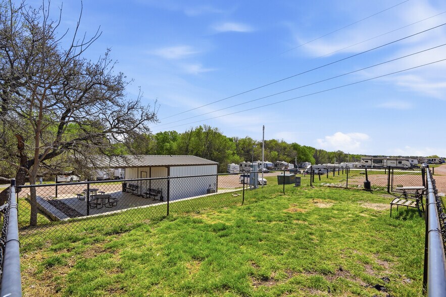 More Photos Of 5860 N FM 51, Weatherford Trailer Camper Park For Sale