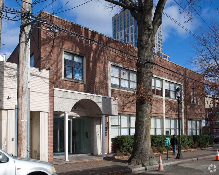 More Photos Of 10 Mitchell Pl, White Plains Office For Lease