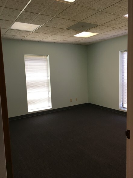 More Photos Of 509 Old Great Neck Rd, Virginia Beach Office For Lease