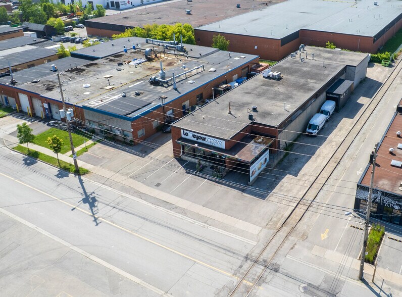 More Photos Of 41 Advance Rd, Toronto Warehouse For Sale
