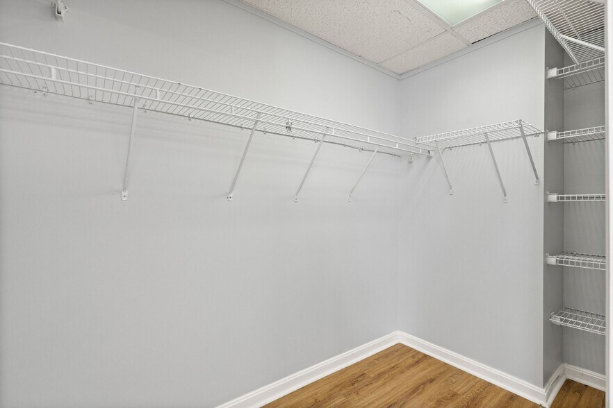 More Photos Of , Scottsburg Unknown For Sale