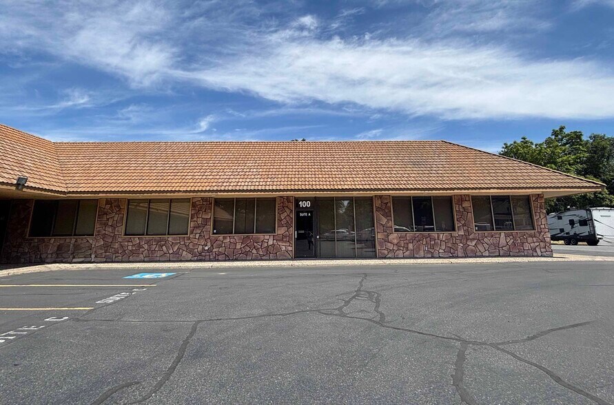 More Photos Of 100 N Fruitland St, Kennewick Office For Lease
