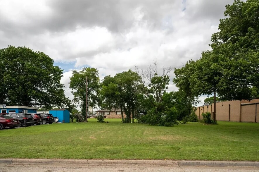 More Photos Of 212 N 1st St, Garland Land For Sale