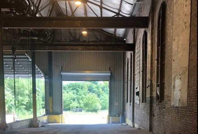 More Photos Of 900 Sterling St, LaSalle Warehouse For Lease