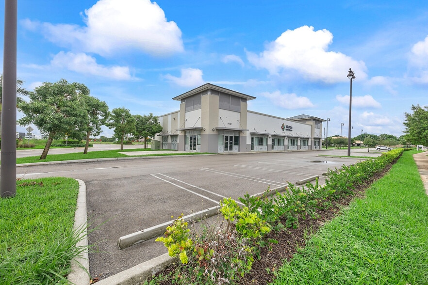 More Photos Of 1400-1420 NE 8th St, Homestead Storefront For Lease