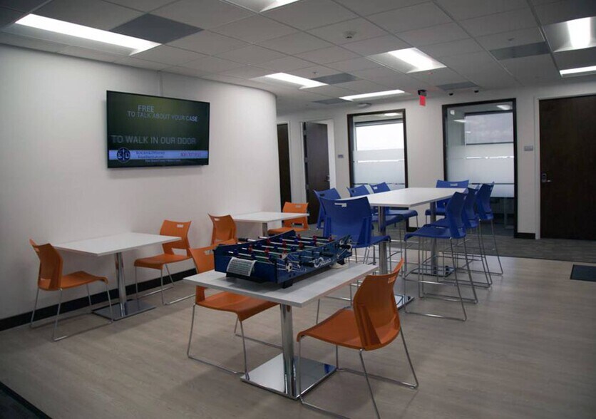 More Photos Of 1900 Glades Rd, Boca Raton Coworking Space
