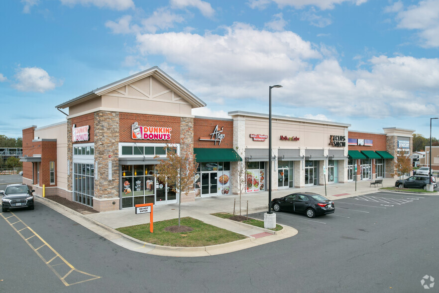 Primary Photo Of 25421 Lizzio Center Dr, Chantilly General Retail For Lease