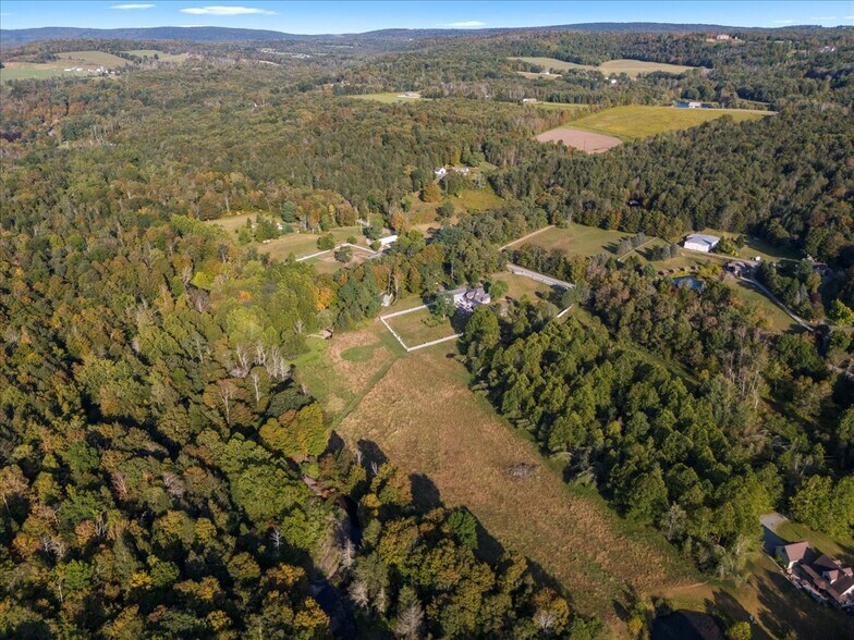 More Photos Of 3533 PA 2012, Union Dale Specialty For Sale