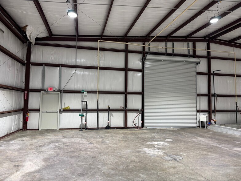 More Photos Of 628 Industrial Park Rd, Roberta Industrial For Lease