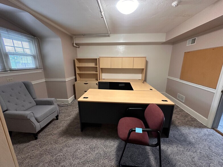 More Photos Of 1205 E Market St, York Office For Sale
