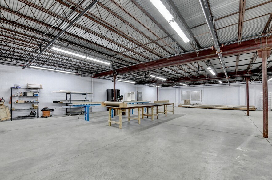 More Photos Of 4784 Cantrell Rd, Flowery Branch Warehouse For Sale