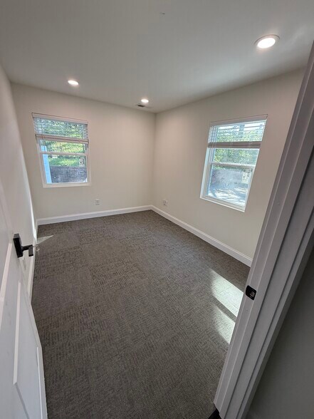 More Photos Of 421 Statesville Blvd, Salisbury Loft Creative Space For Lease