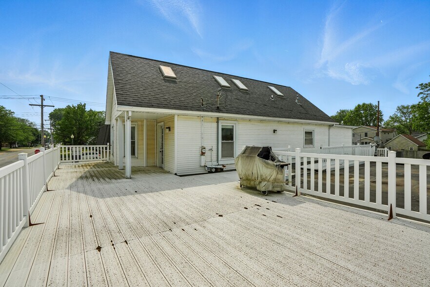 More Photos Of 137 E Joliet St, Schererville Office For Sale