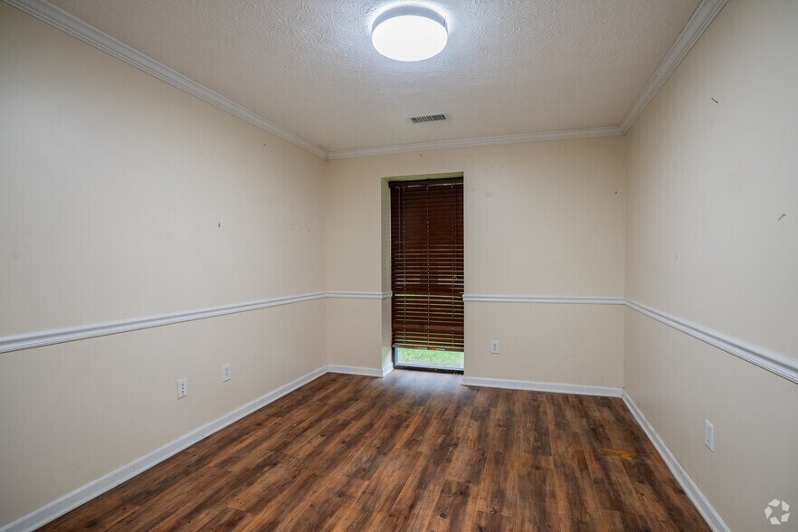 More Photos Of 9296 S Main St, Jonesboro Service For Sale