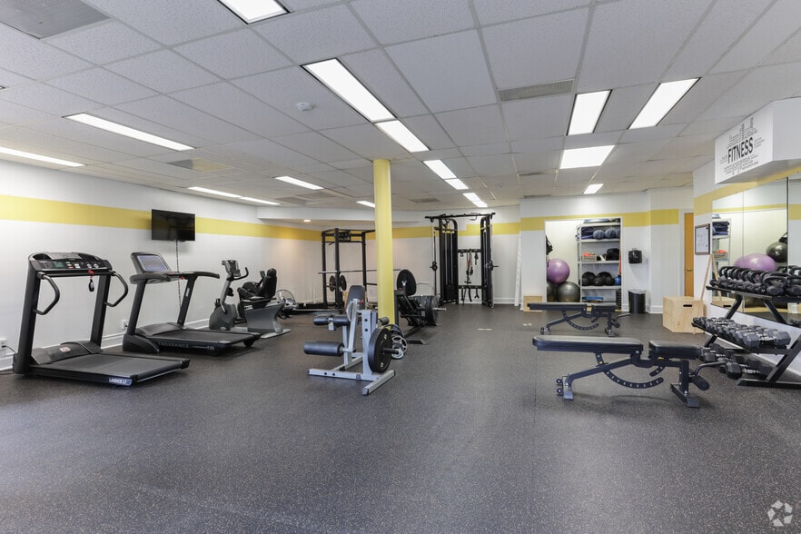 More Photos Of 604 S King St, Leesburg Office For Sale