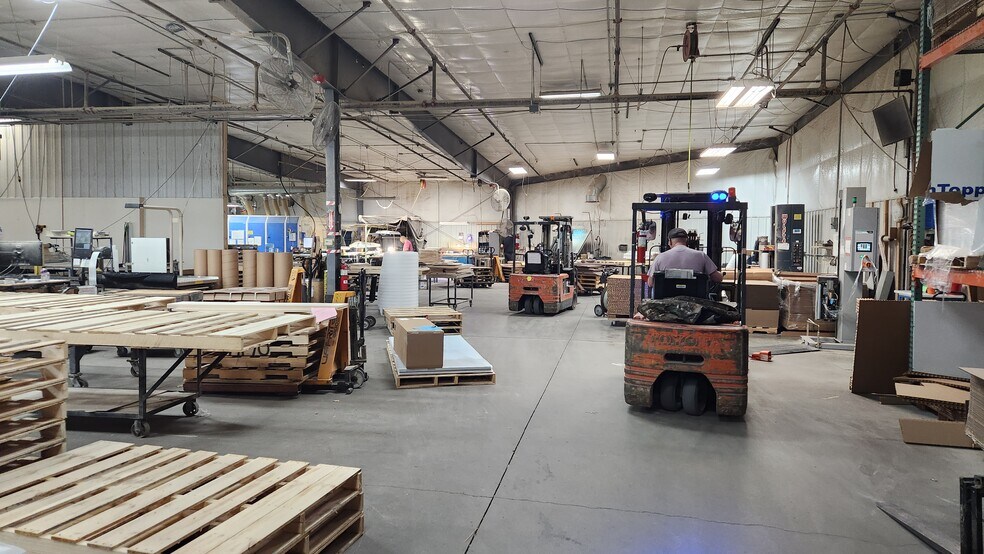 More Photos Of 409 S Robert St, Fergus Falls Warehouse For Sale