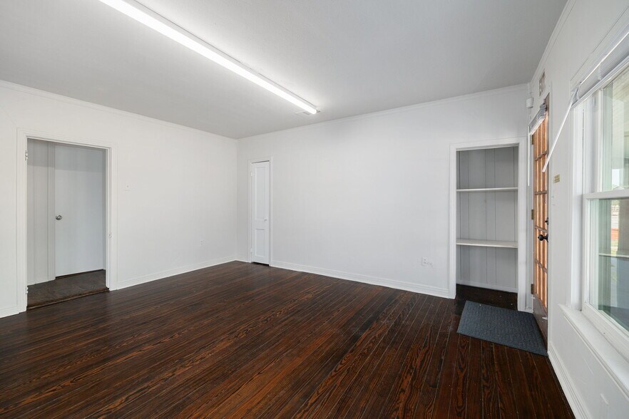 More Photos Of 148 Elm St, Keller Freestanding For Sale