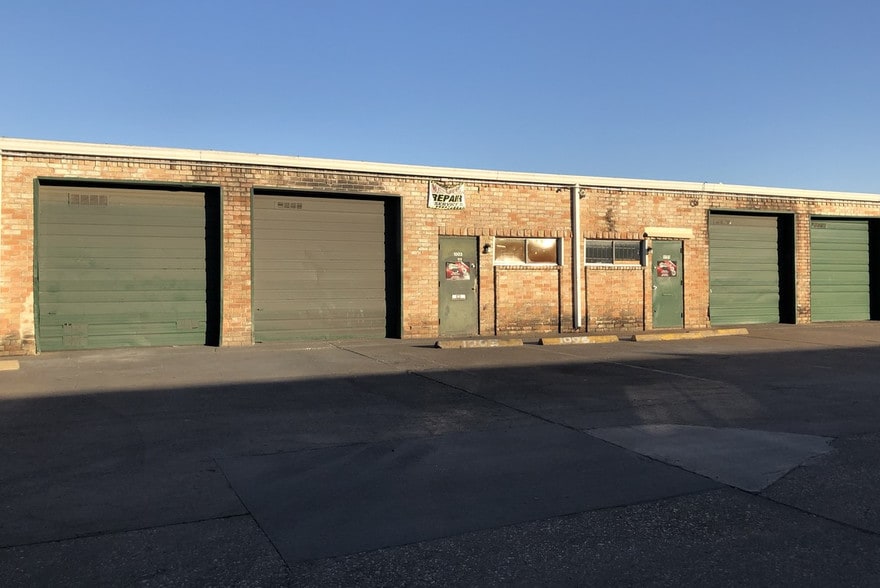 More Photos Of 6008 W 34th St, Houston Warehouse For Lease