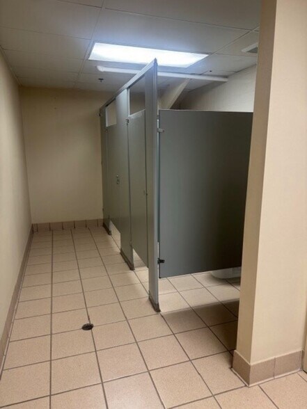 More Photos Of 225 Terrace Ave, Huntington Office For Lease