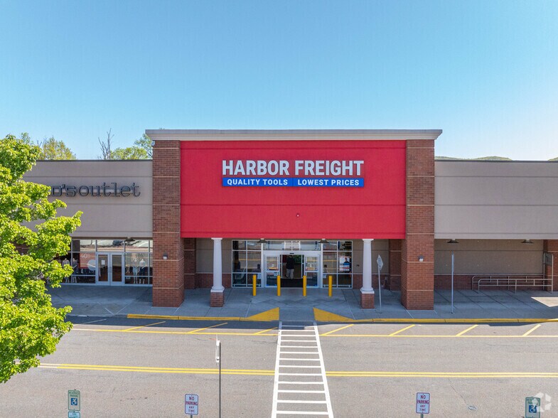 More Photos Of 3-43 Centre Dr, Central Valley Unknown For Sale