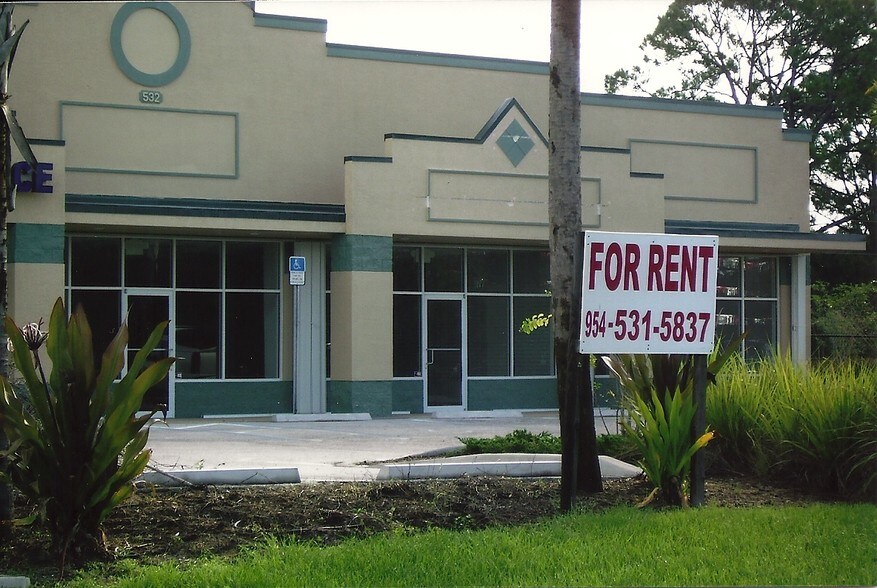 532 Tamiami Trl  