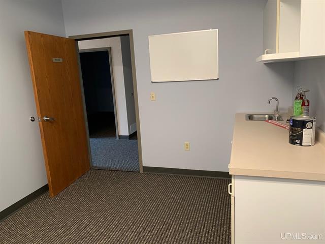 More Photos Of 901 Razorback Dr, Houghton Storefront For Sale