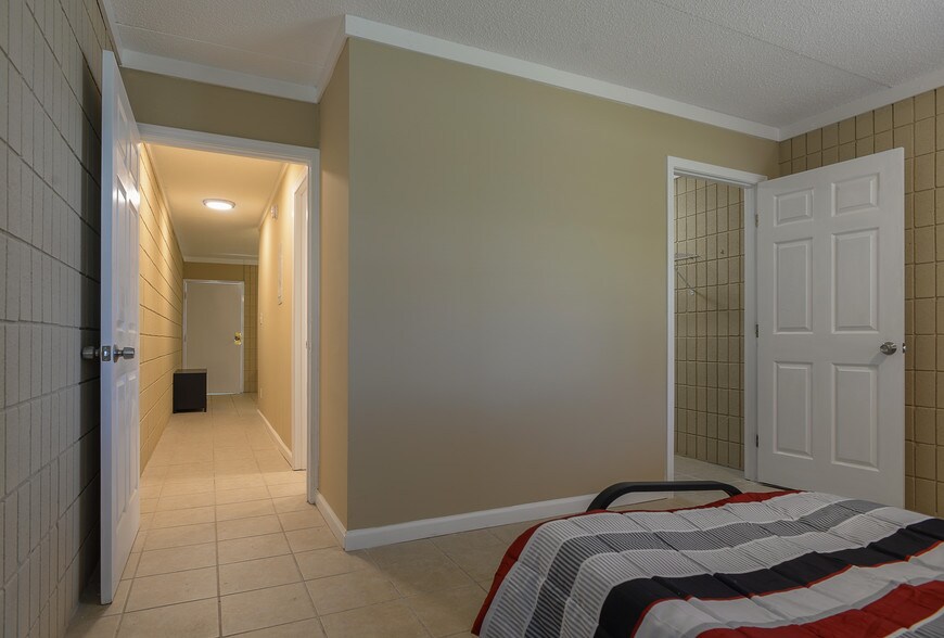 More Photos Of 212 Old Belwood Rd, Calhoun Apartments For Sale