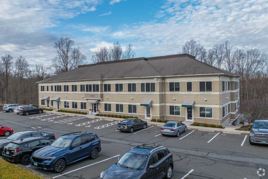 More Photos Of 1449 Old Waterbury Rd, Southbury Office For Lease